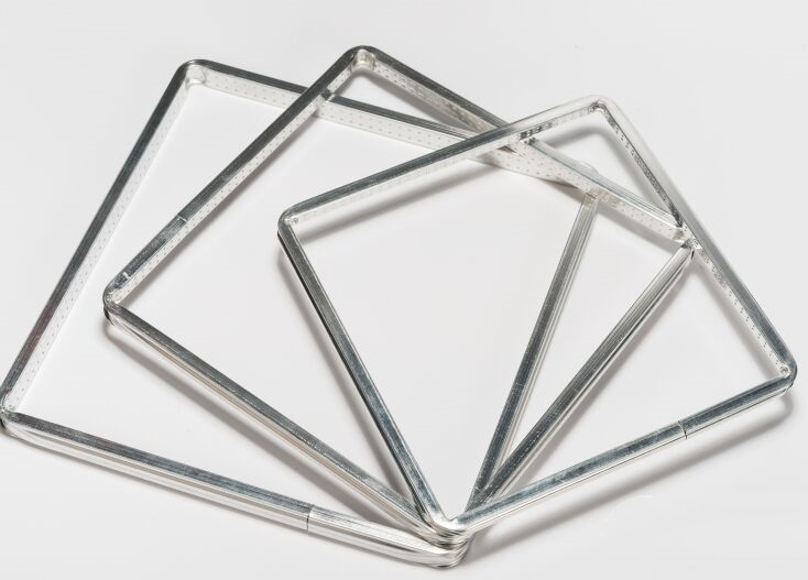 Bendable aluminium spacer bar