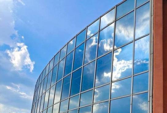 Office building with an insulating glass facade, the end application for aluminium spacer bars