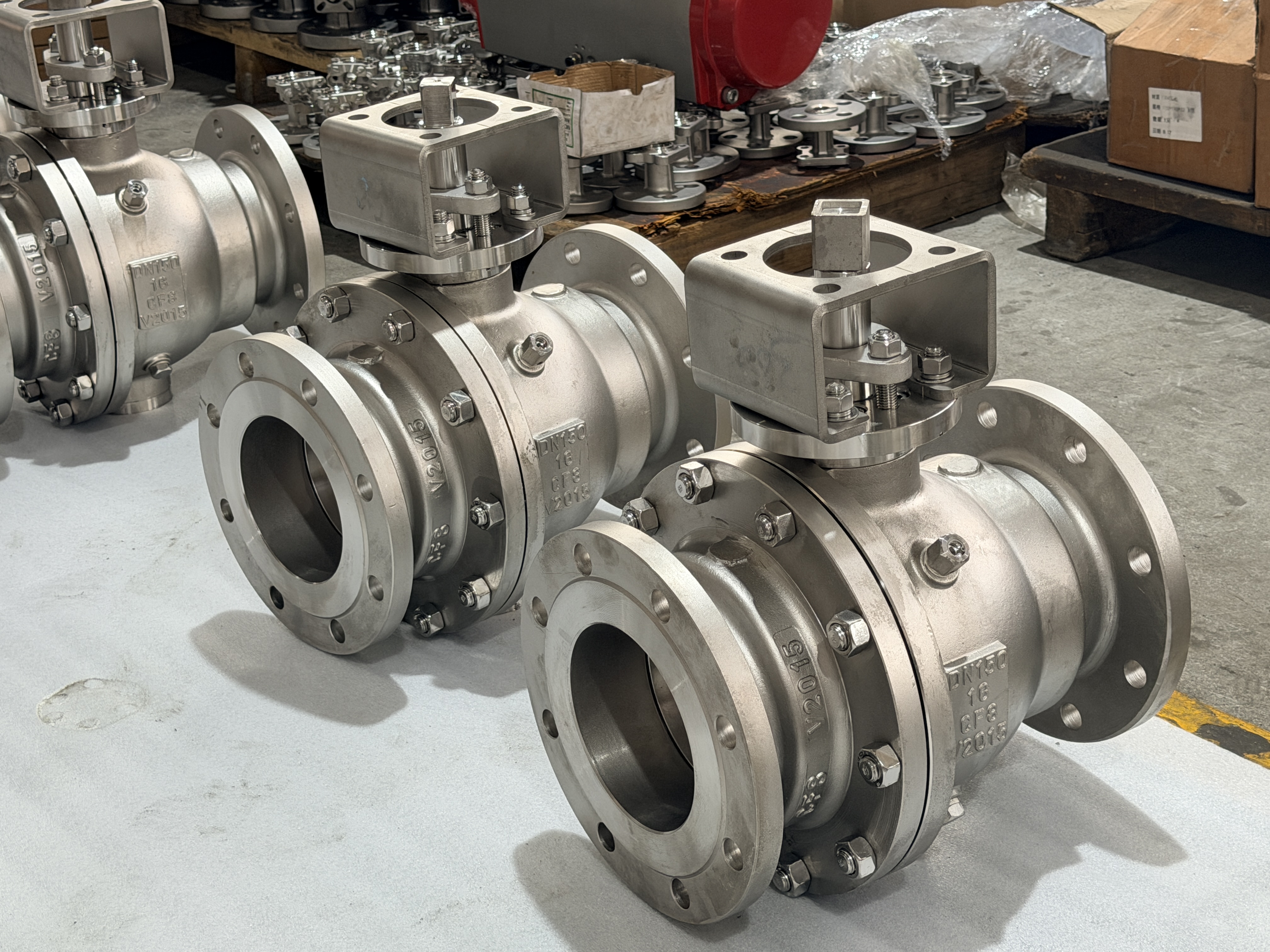 Pneumatic flanged ball valve