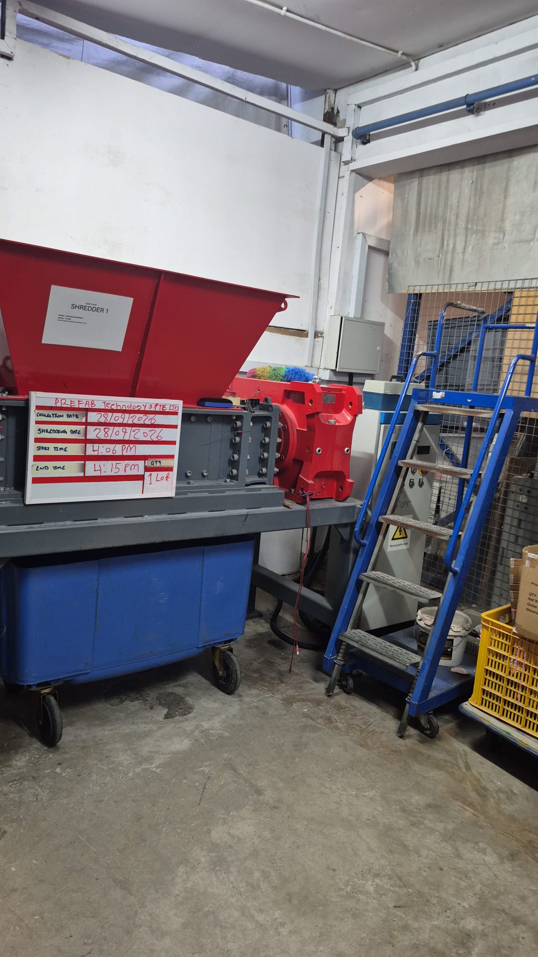 Shredding Machine – Side View