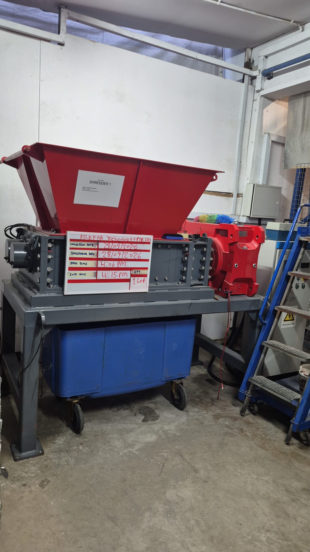 Shredding Machine – Front View