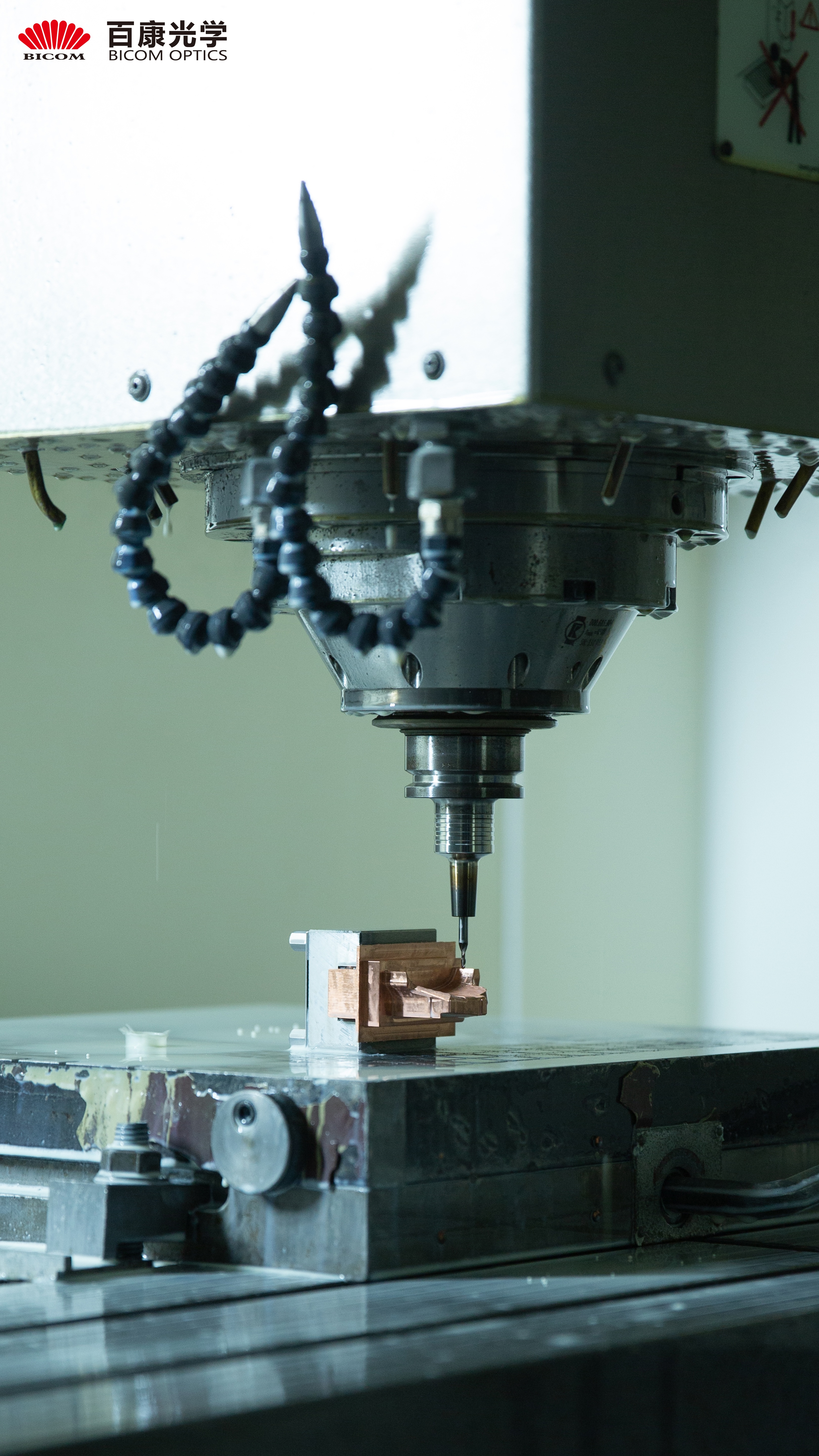 CNC-processed mould inserts used for optical injection moulding