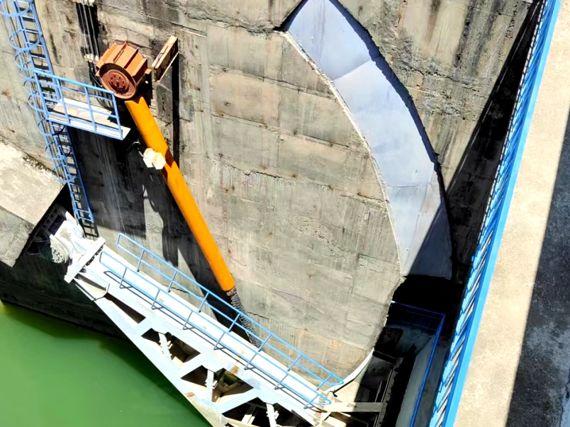 Hydraulic Hoist