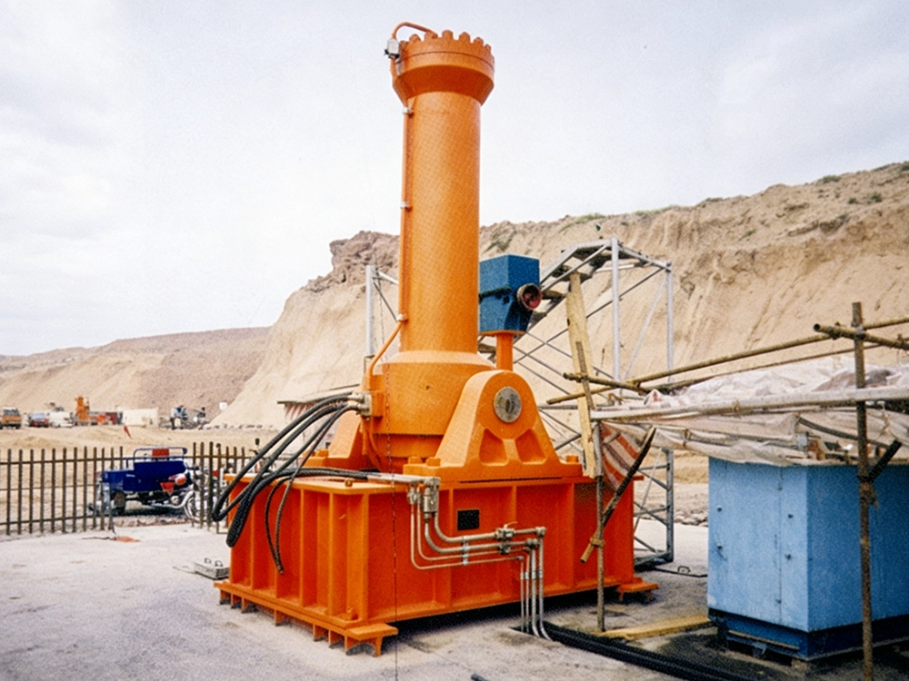 Hydraulic Hoist