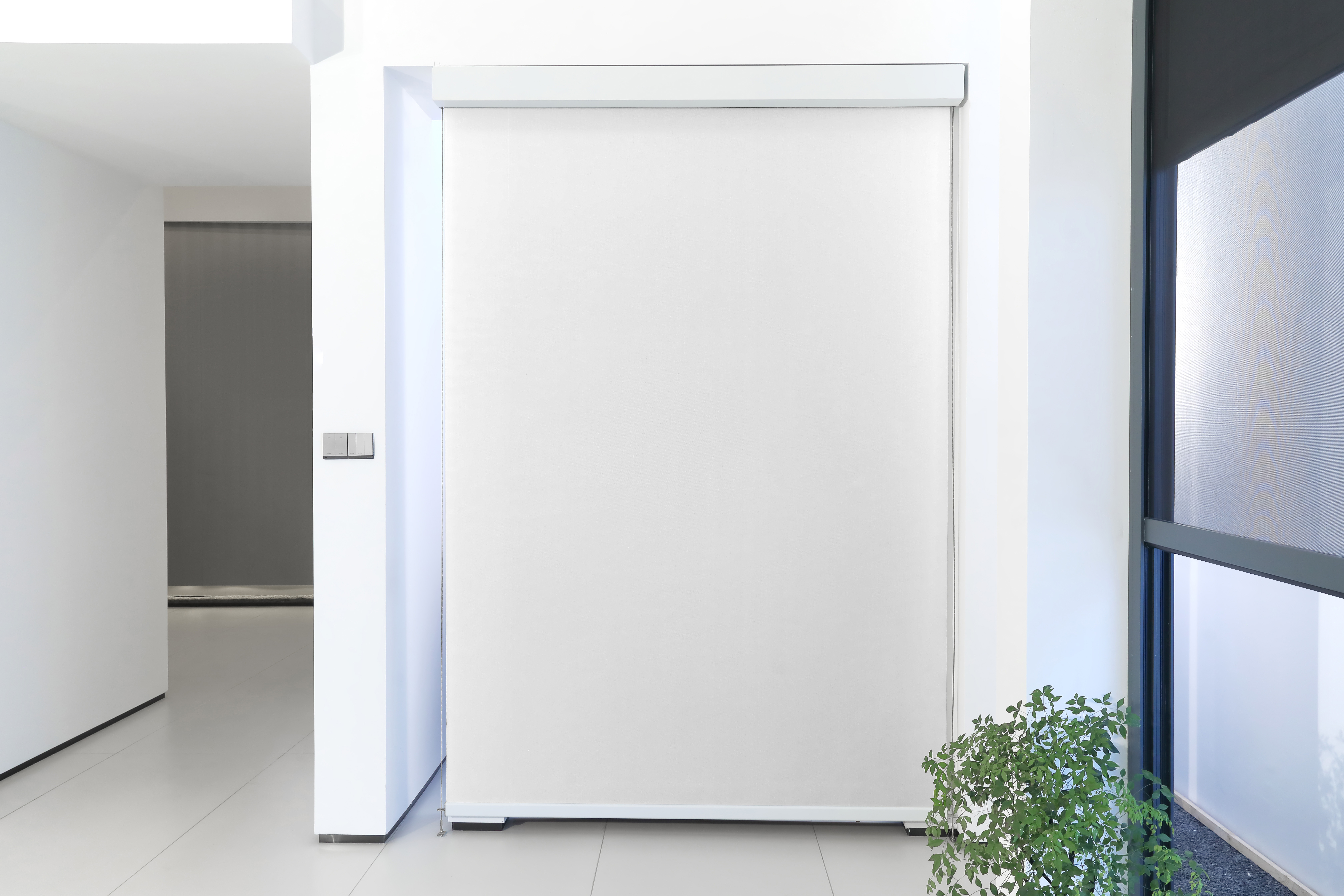 DK120-63 Cable-Guided Zip Screen
