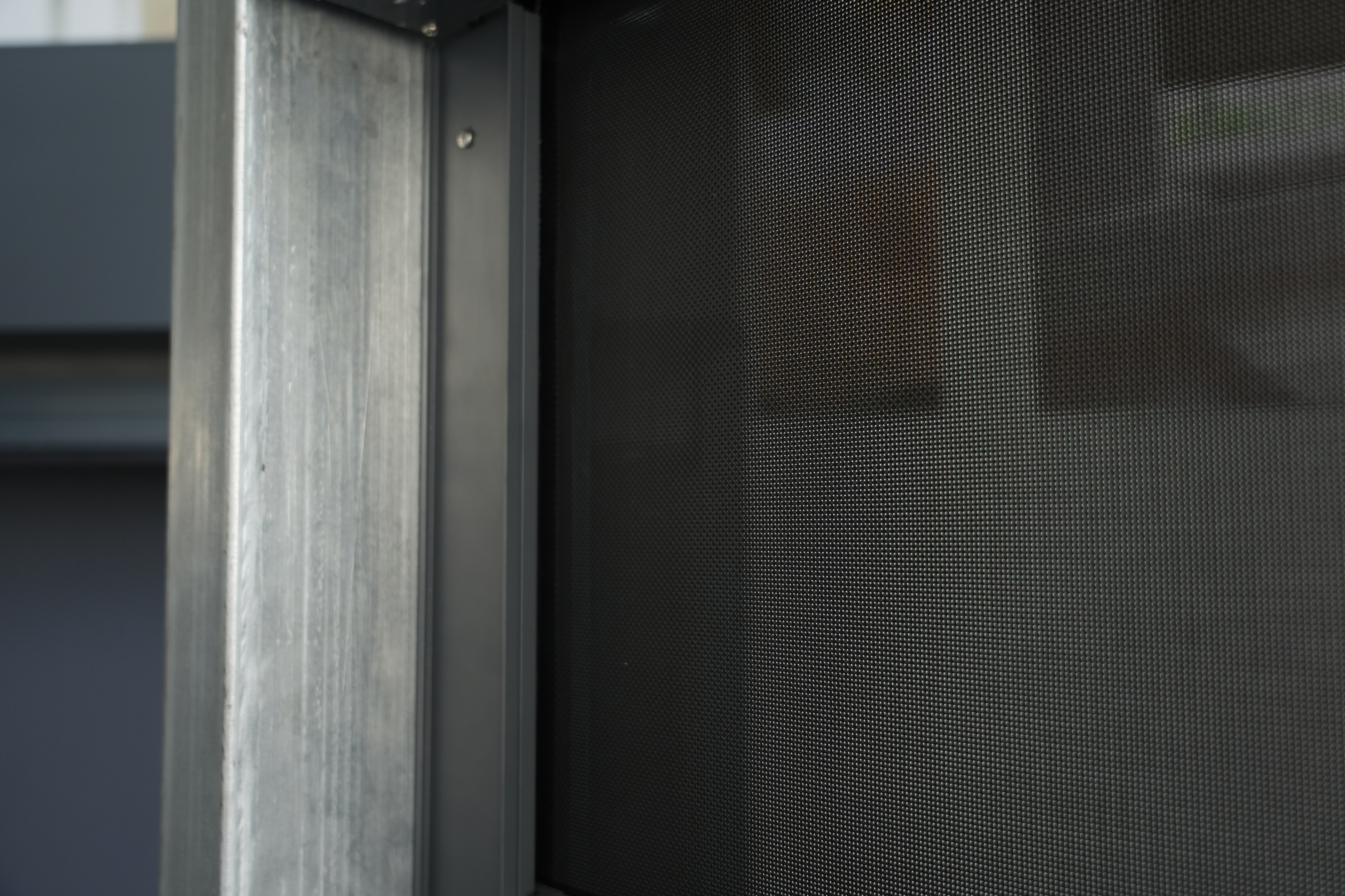 Adjustable Side-Rail Zip Screen