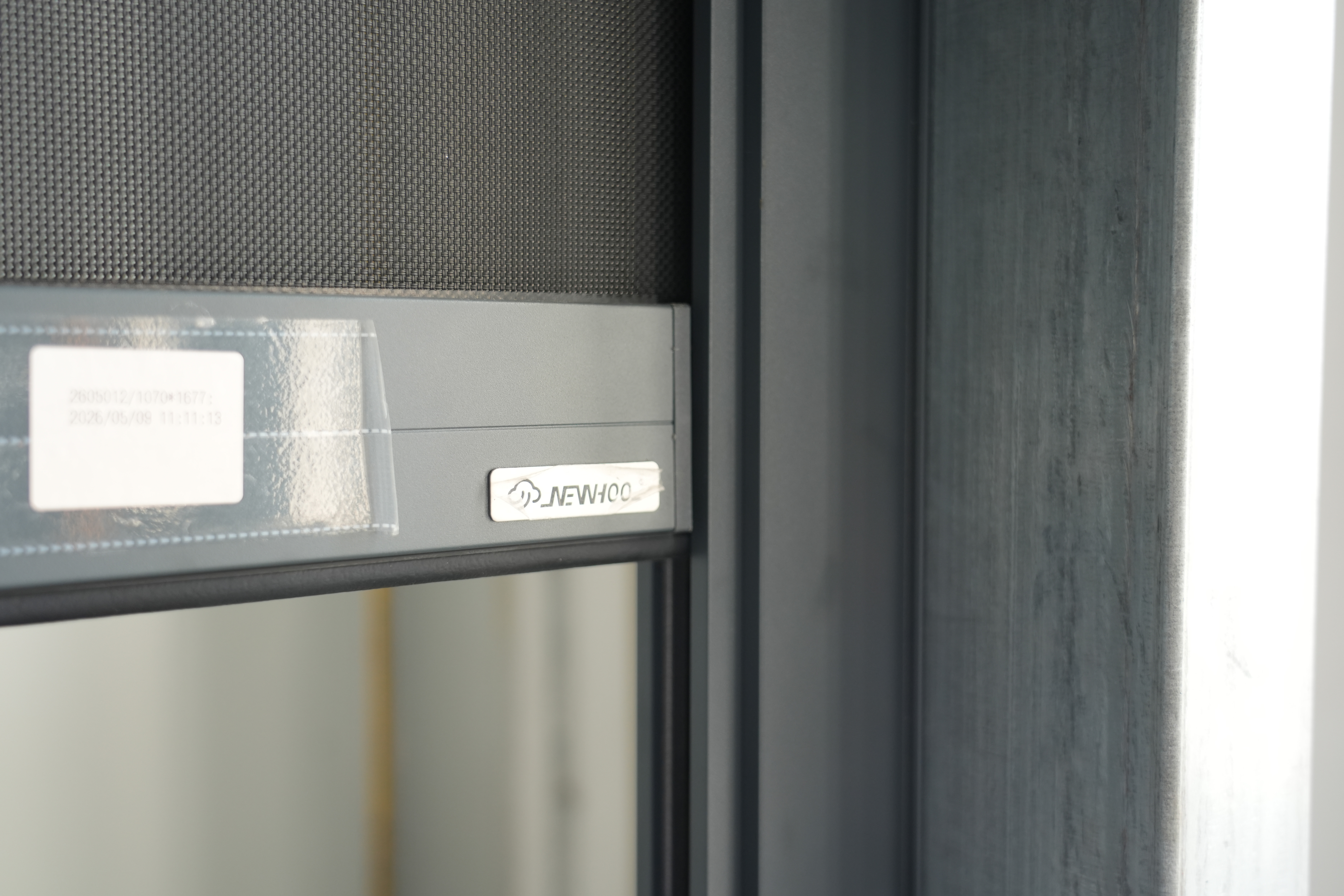 WR120E Adjustable Side-Rail Zip Screen