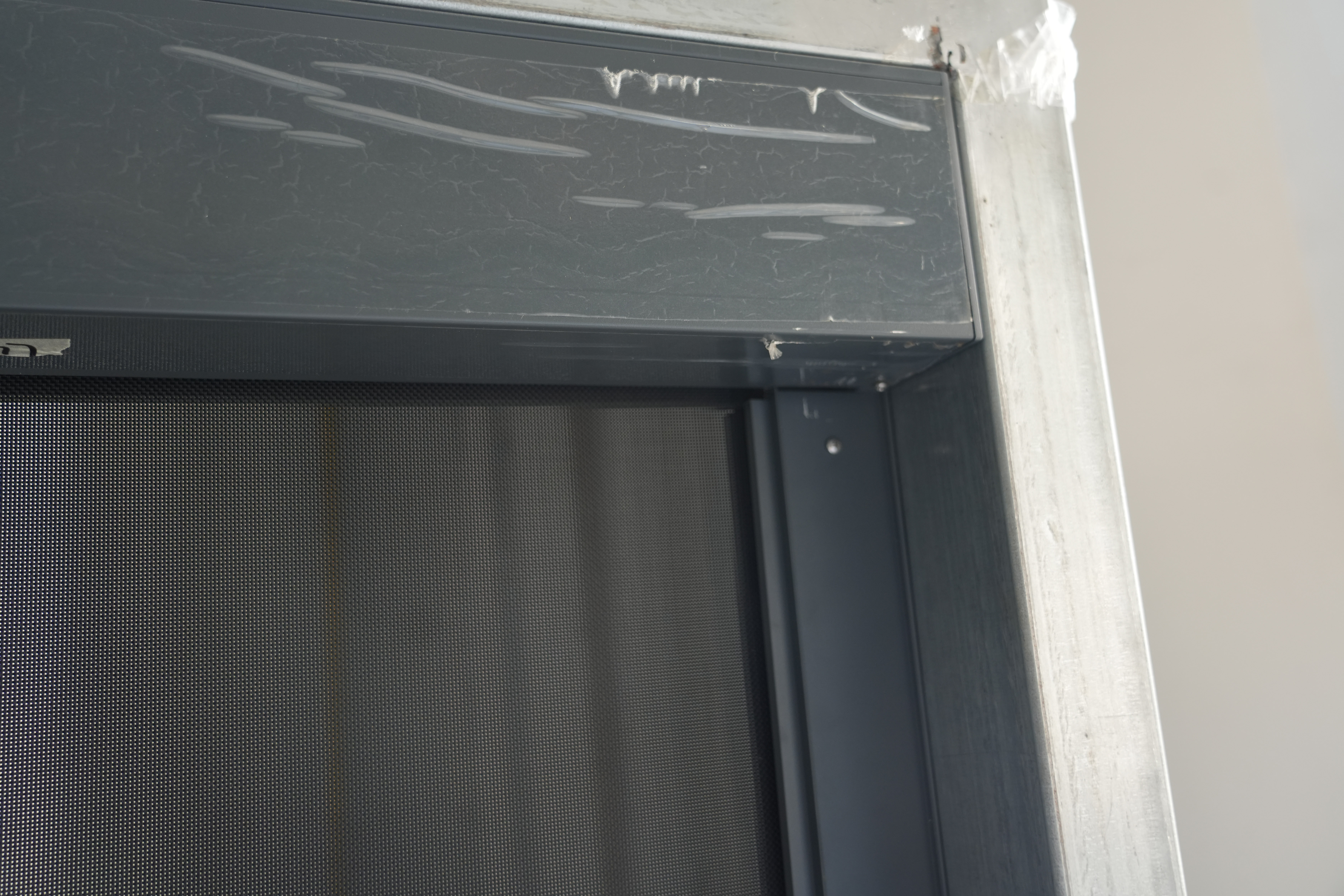 WR120E Adjustable Side-Rail Zip Screen