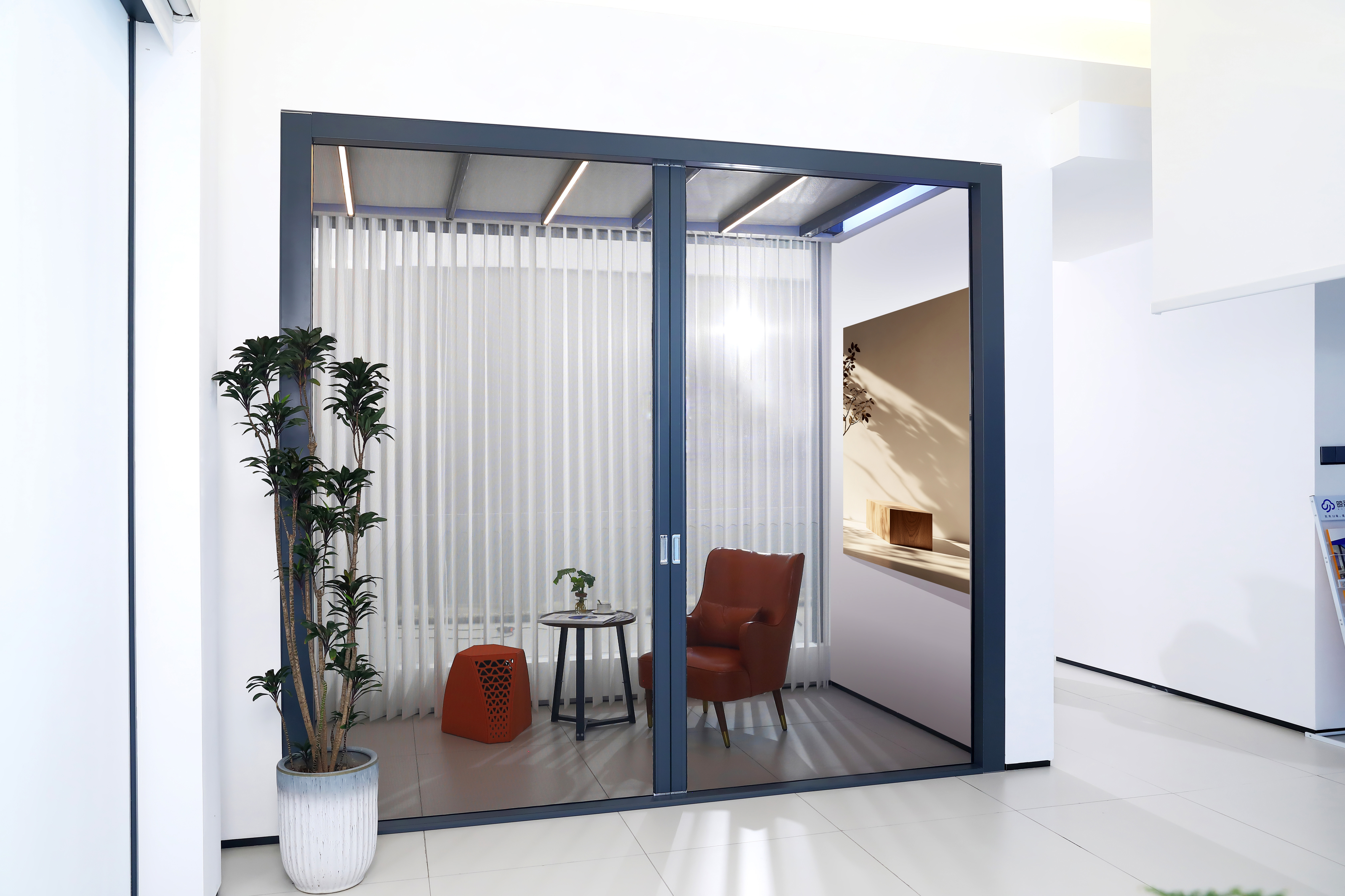 VRW100 Flat-Push Retractable Invisible Screen Door