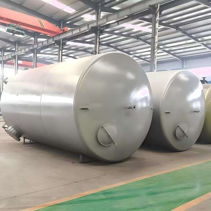 Horizontal storage tank