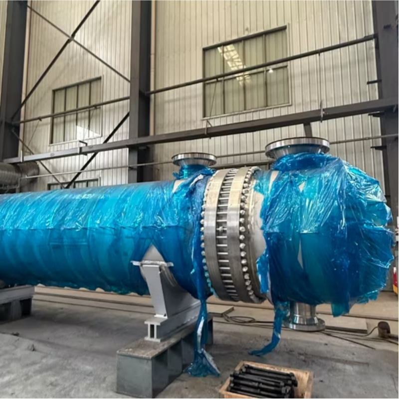Floating head shell and tube heat exchanger