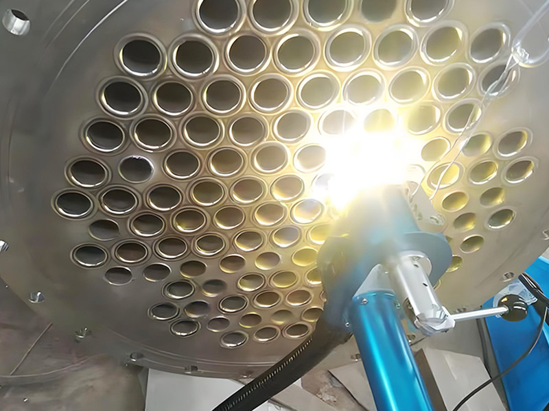Automatic tube to tube sheet argon arc welding machine used in heat exchanger fabrication
