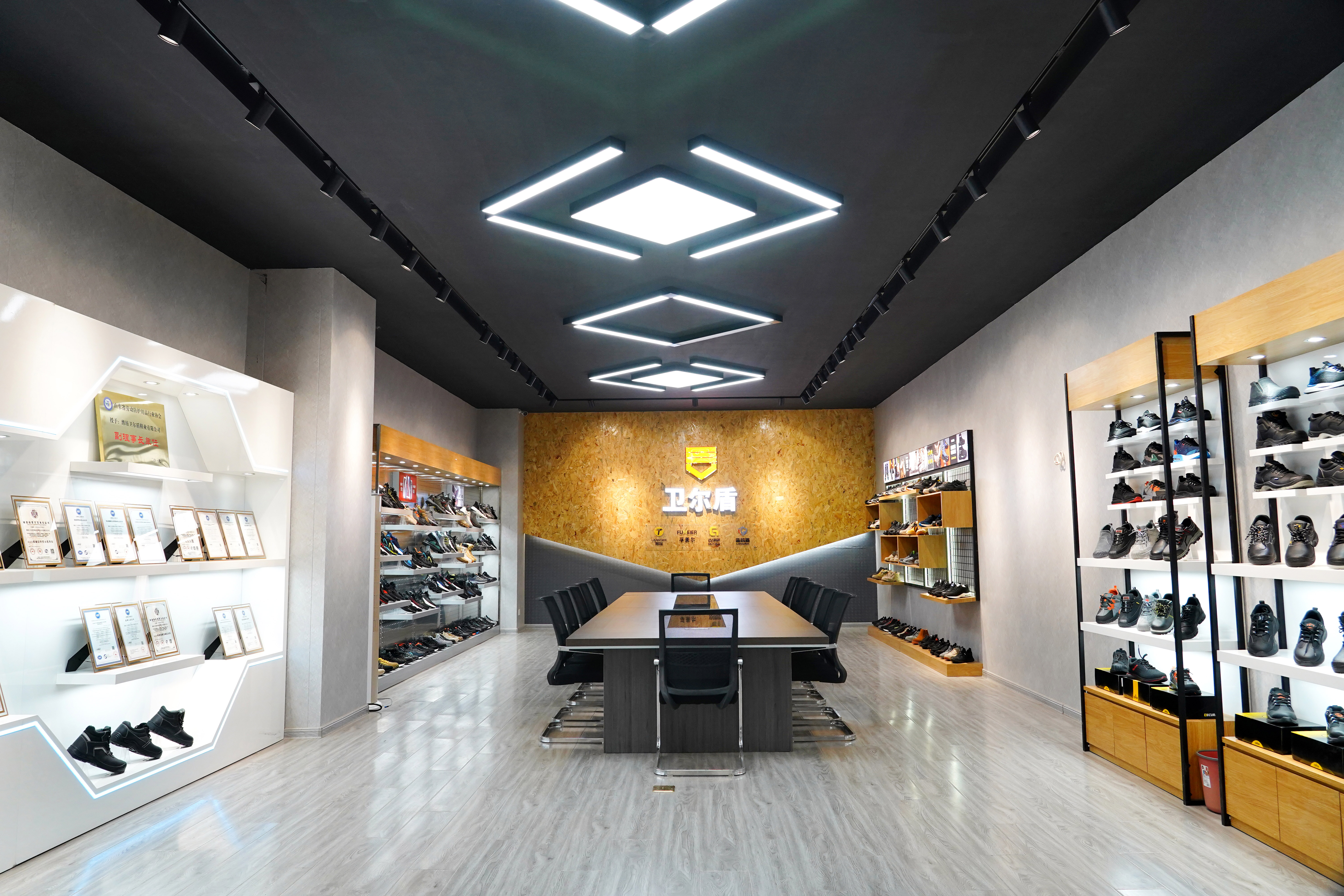 sample-room-showroom-meeting-area