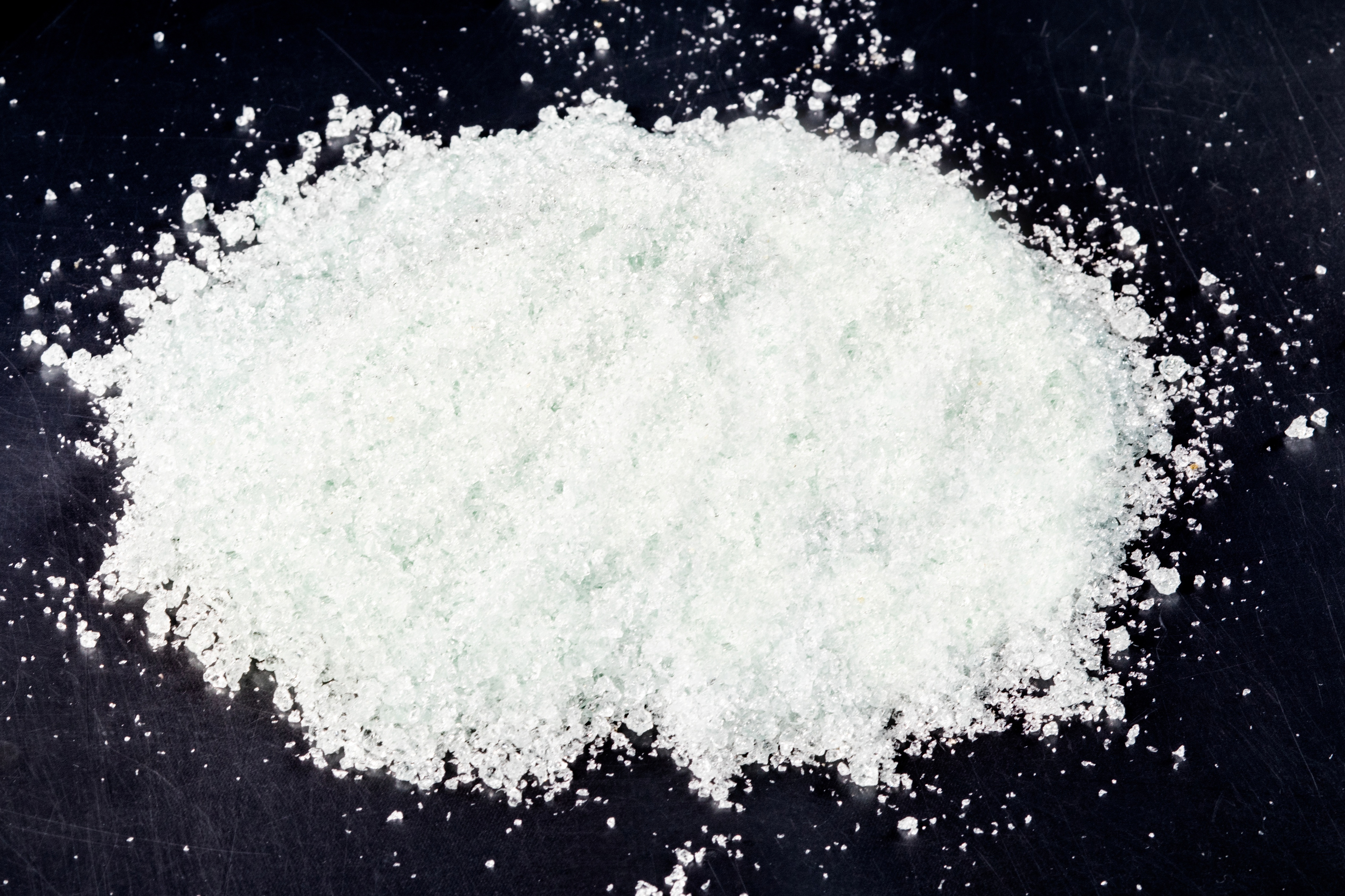 Silica-Free Frit for Quartz Slabs