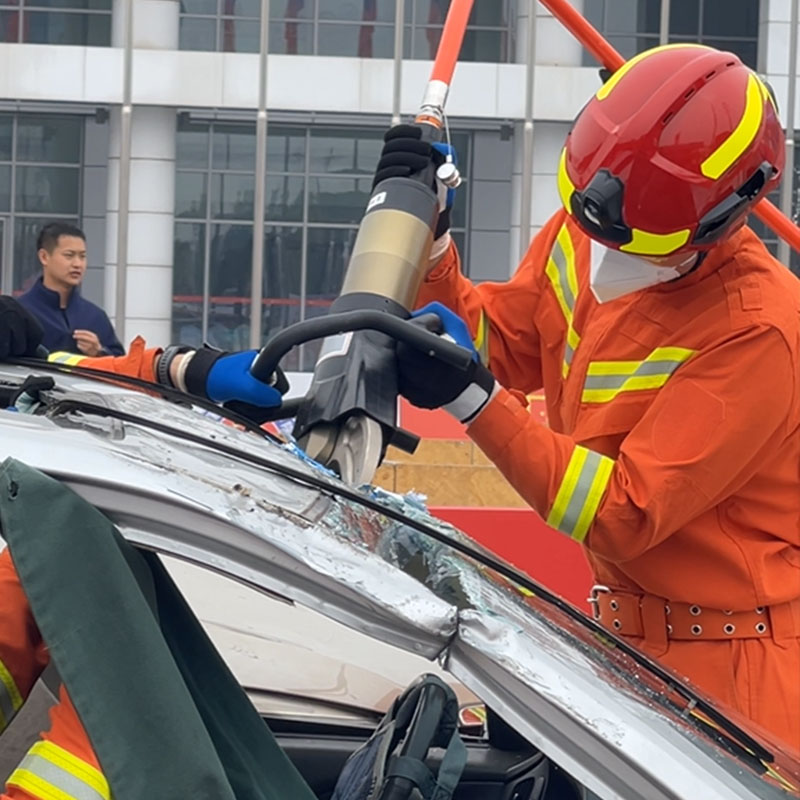 ode Fire Hydraulic Breaching Tool — Hydraulic Cutter Suitable for vehicle extrication.