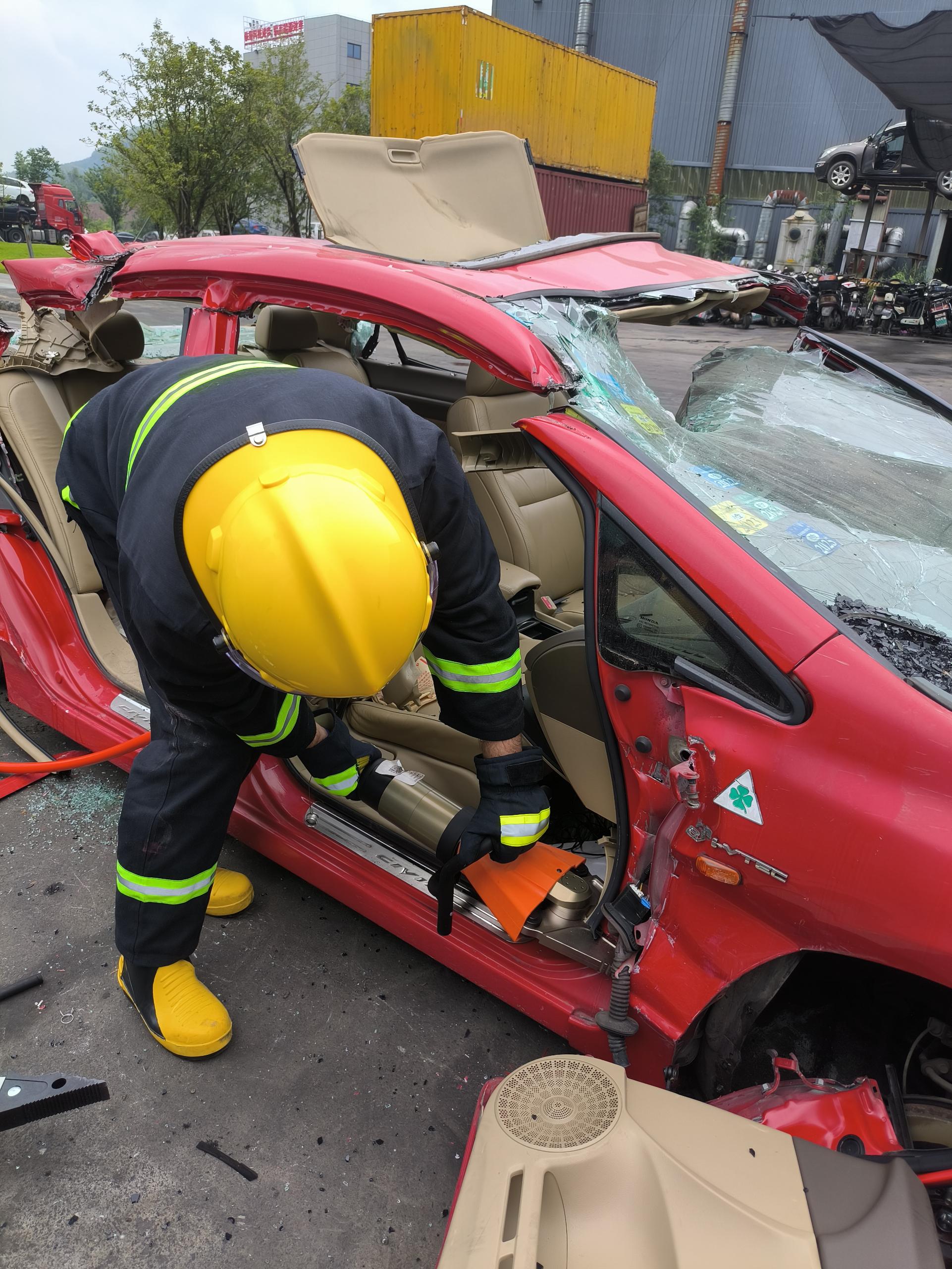 ODE multi-purpose hydraulic combi tool deployed for vehicle extrication and structural breaching in a traffic accident rescue scenario
