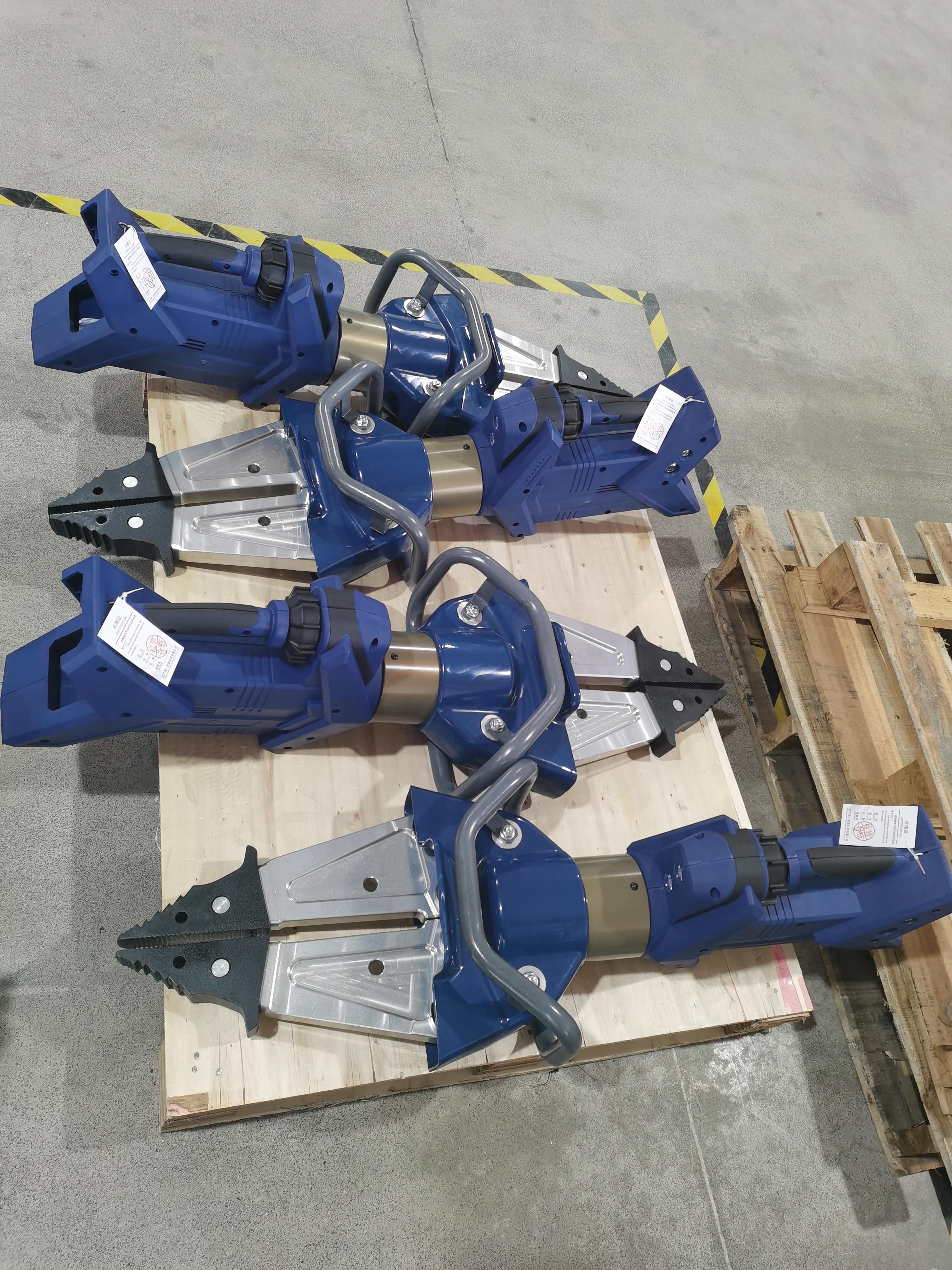 ode Factory Manufactured Electric Spreader for Fire & Vehicle Extrication