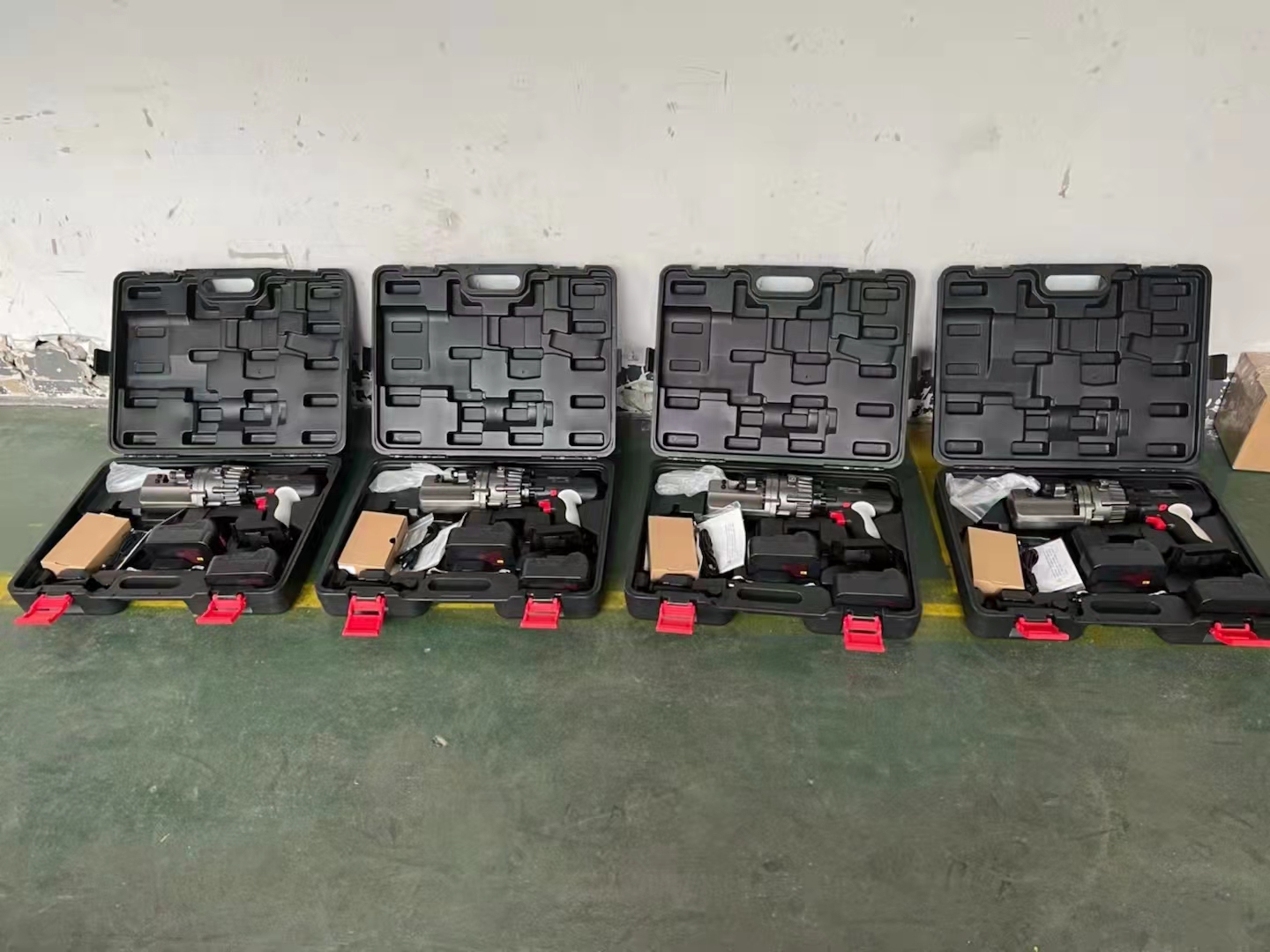 ODE Cordless rebar cutter RC-20B packed in rolling engineering case. ,supplier and support customization (OEM/ODM)