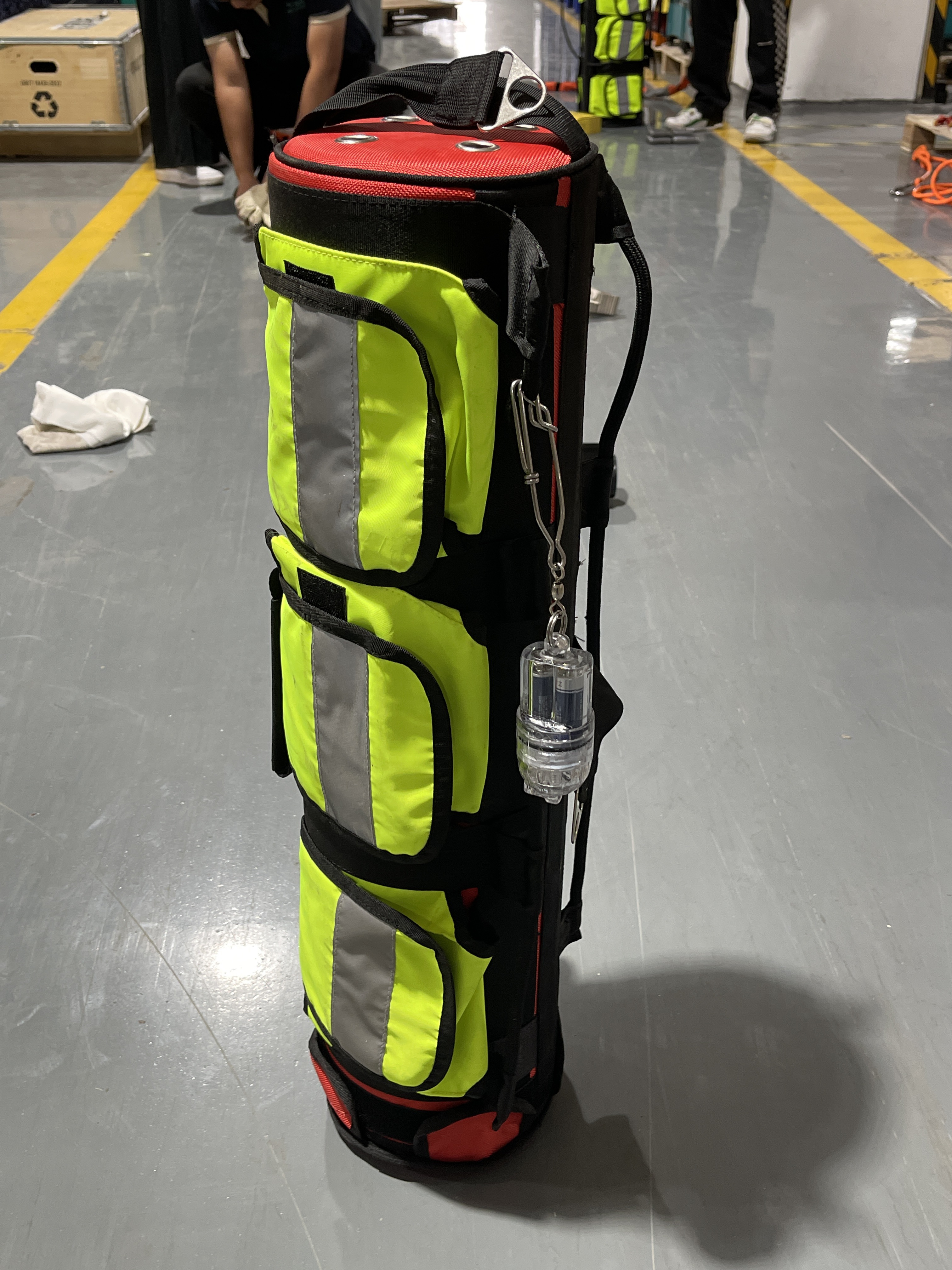 Amphibious rescue tool set pump P610AES supports wireless remote control.