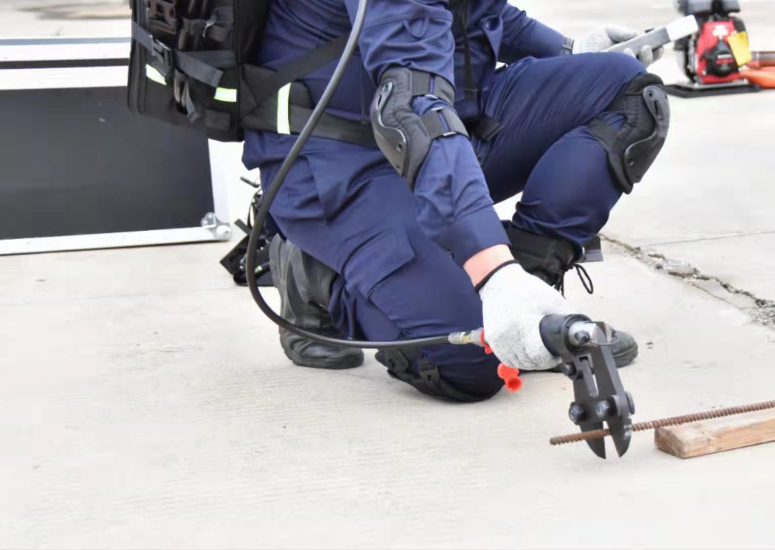 ODE Rescue Backpack Door opener EHK-5D operation