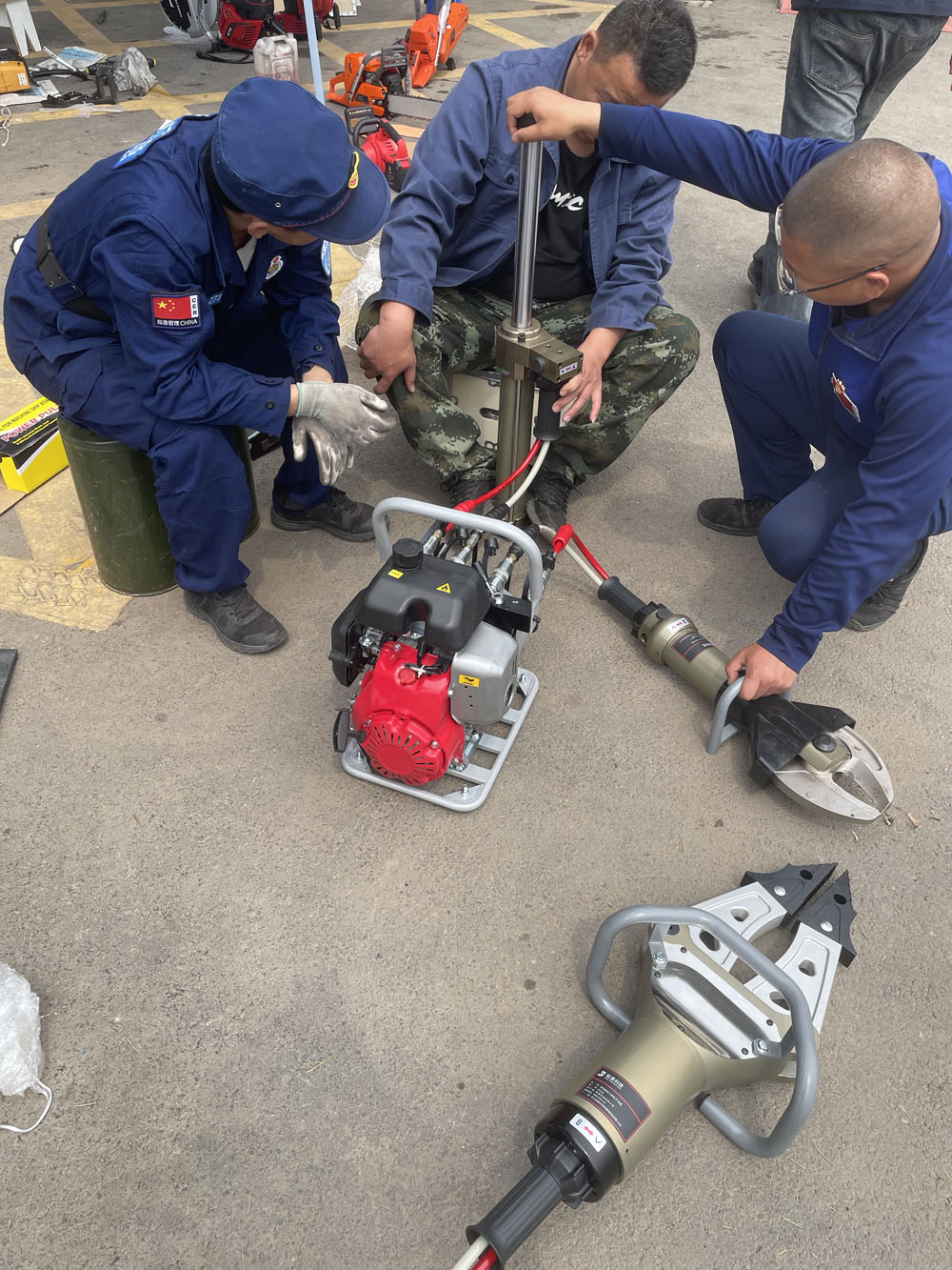 Manufacturer of ODE hydraulic rescue tool sets, customization supported, factory located in China.