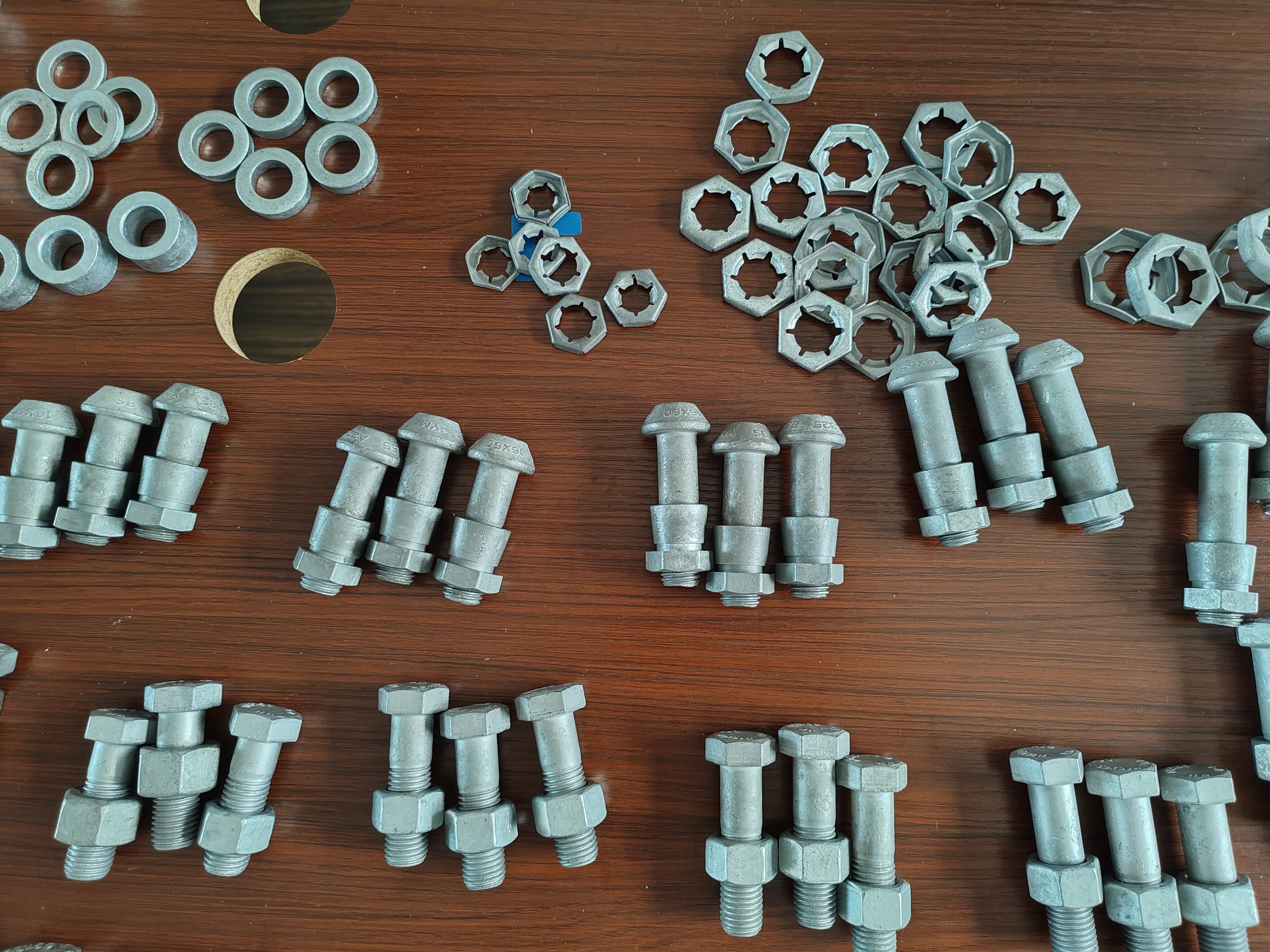 Hot-dip galvanized high-strength transmission tower bolt fastener kit with nut and washer