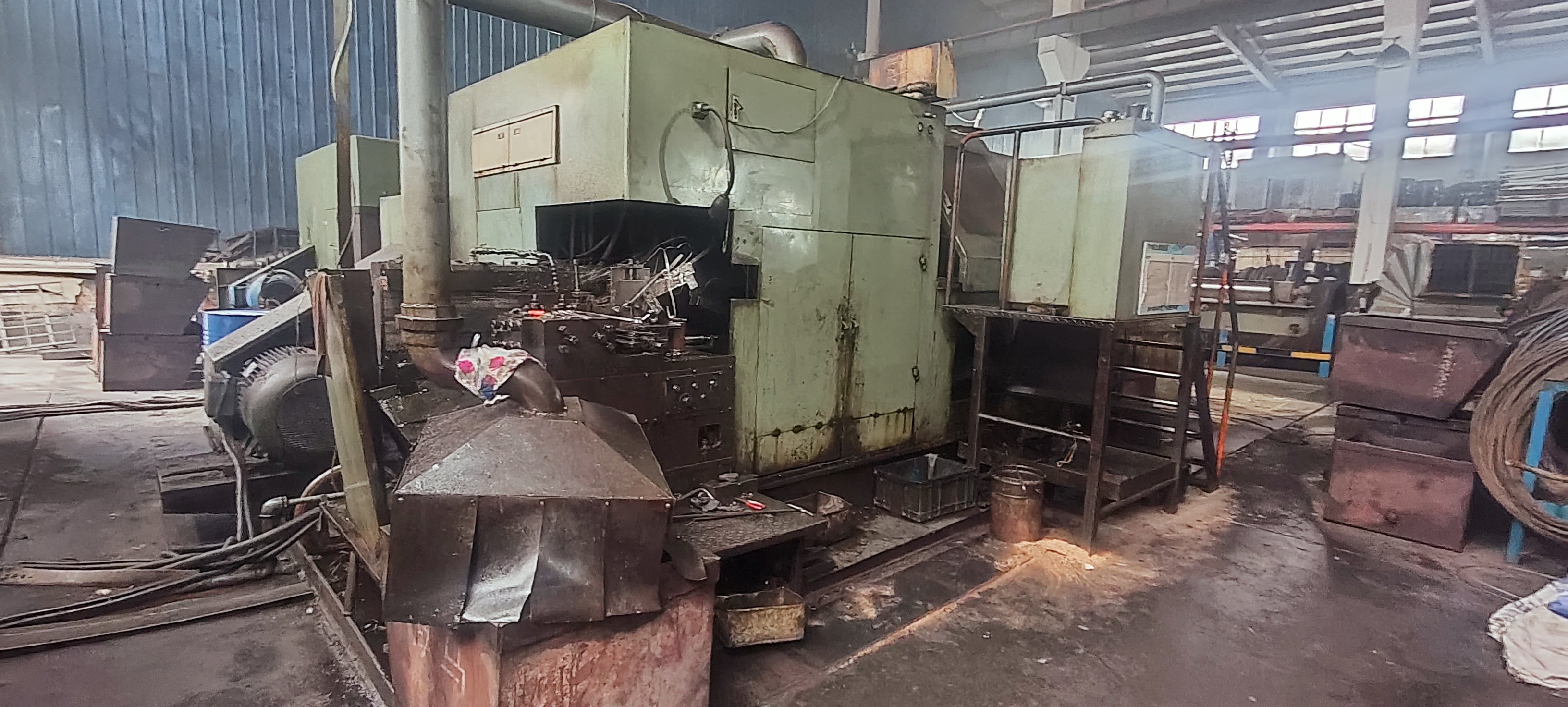 Yuema-Fastener-Cold-Heading-Machine-Workshop