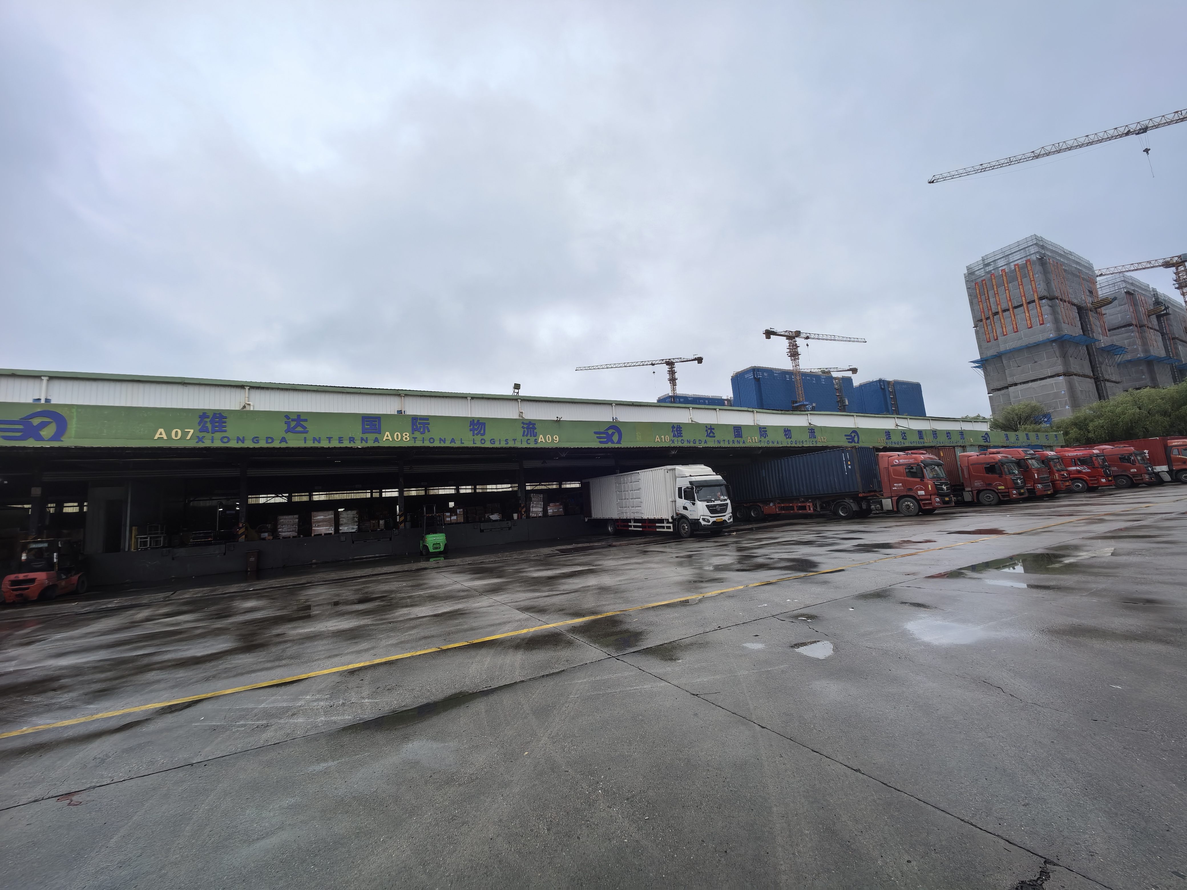 Shanghai warehouse used for China to USA cargo consolidation